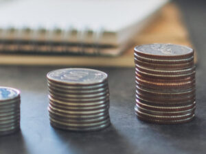 お金持ちになりたい!年収はいくら?豊かになる最短の道や方程式