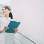 収入アップの近道?!企業勤務の看護師のメリットやデメリットを徹底解説!