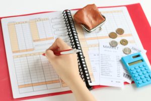 家計をコントロールしよう!生活費・預金・投資の理想的なバランスとは?