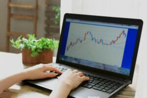 ネット証券の口座開設はしたほうがいいか?手順やメリットについて!