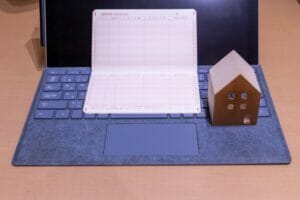 不動産投資と仮想通貨ならどちらがお得?メリット・デメリットを比較!