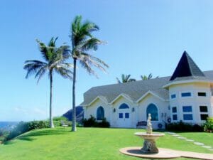 別荘地の投げ売り時代が到来?!手放す人が増えているのに売れない理由