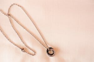 最近結婚した大政絢も愛用中！ポメラートのネックレス「ヌード」はいくら？