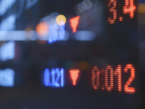 IPO銘柄の初値買いは避けるべき?注意点やリスクを解説