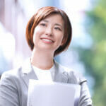 33歳女性は見栄を張らない消費活動が大切!年齢にあったお金の使い方ガイド