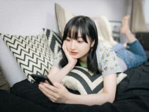 実家暮らし20代女子、家に生活費をいれている？いくら渡してる？