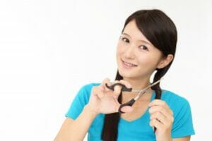 20代・30代女性の美容室代は年○万円!?気になる1,000円カットの実力とは?