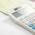 通帳を見てニヤニヤしちゃう。貯金が好きな人の心理とは