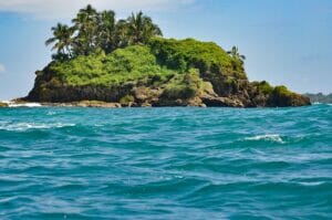 中国人が日本の無人島を購入していたけど一般人も島を購入することはできるの?