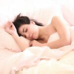睡眠の質が上がれば仕事効率も上がる!睡眠時におすすめアイテム3選